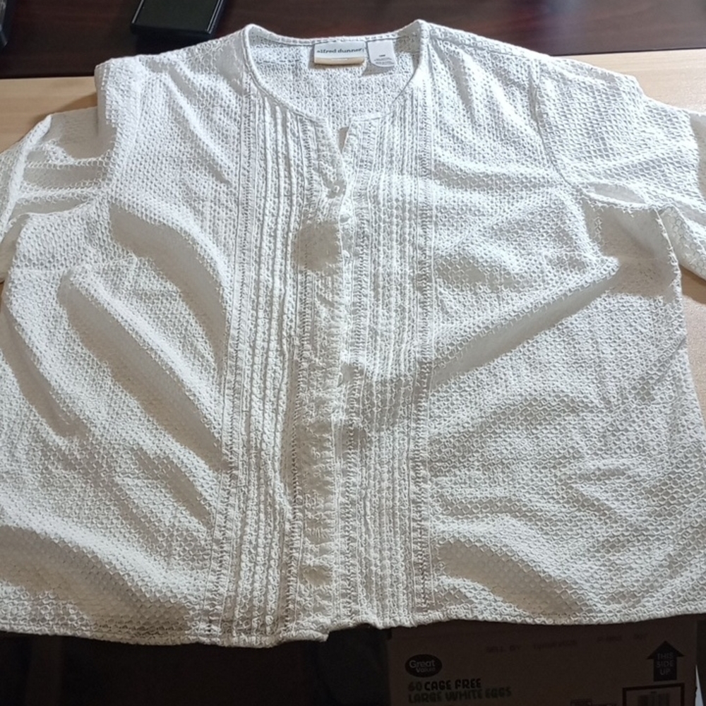 Alfred Dunner White Textured Blouse Sz18